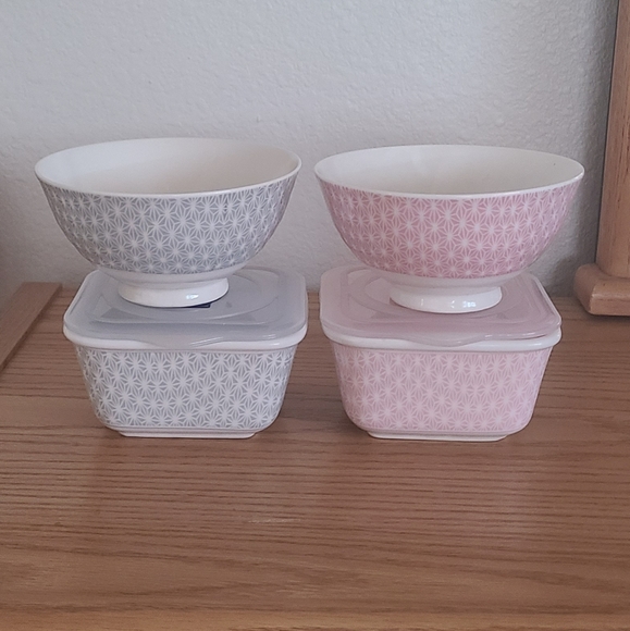 A Set of Asian Dishes - Picture 1 of 7